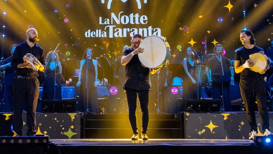 Concerto dell'Orchestra Popolare durante la Notte della Taranta